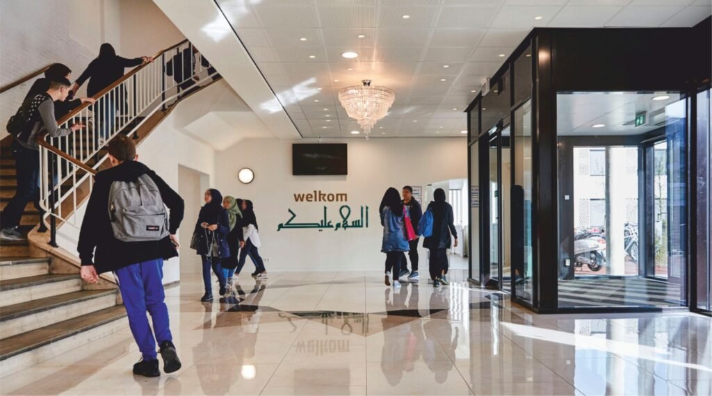 avicenna-inside-salm-helm